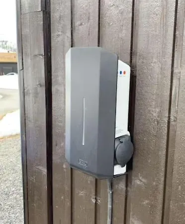 Daire - In & Out - Mountain View